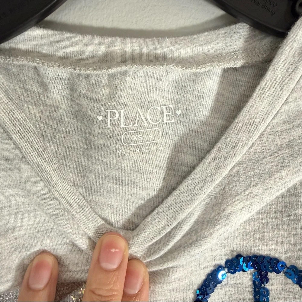 The Children’s Place Lace Shoulder Top Girl’s Size 4 XS Heart Peace Smiley Face